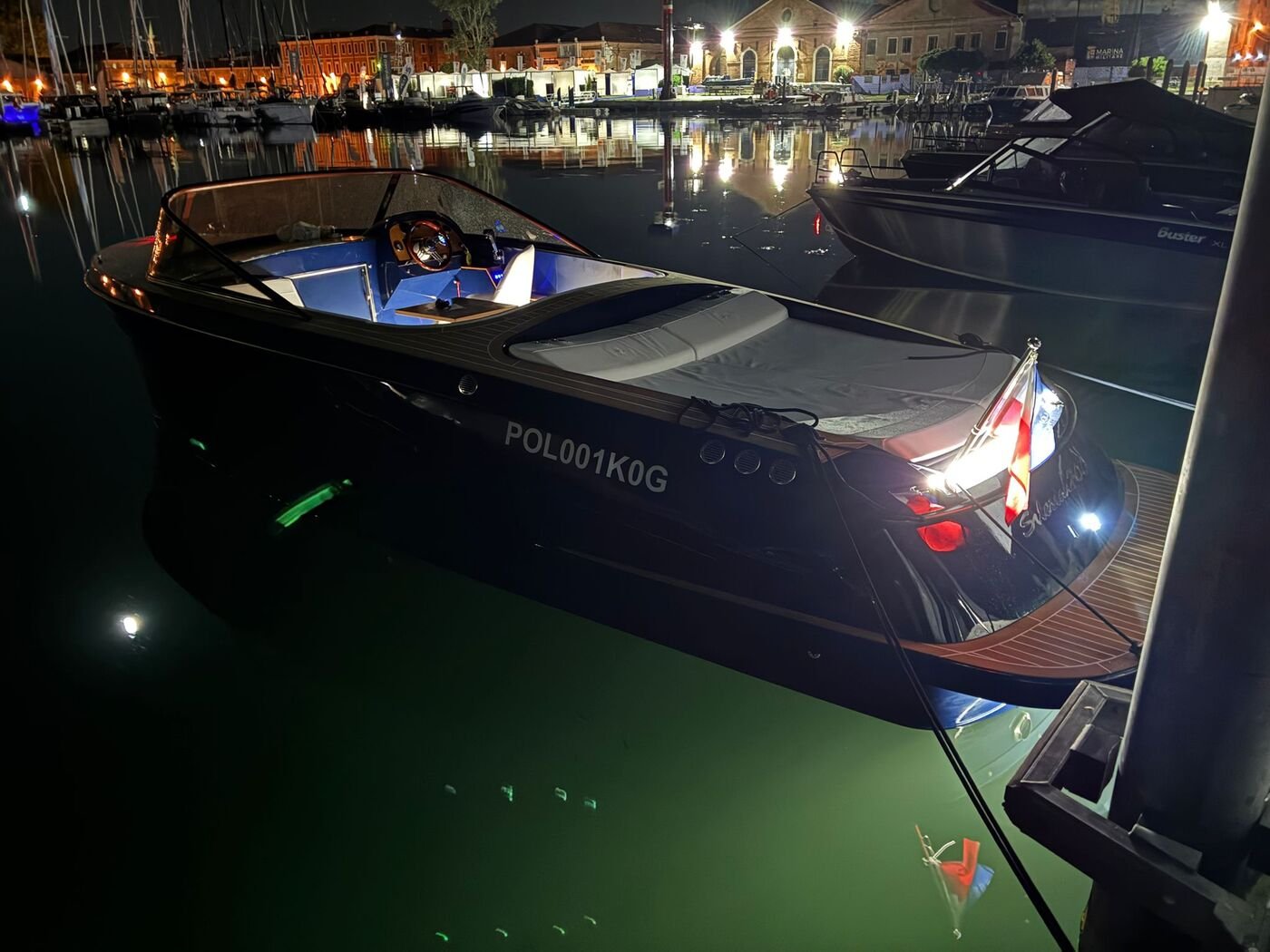Silesian 700 - nočni pogled na marino